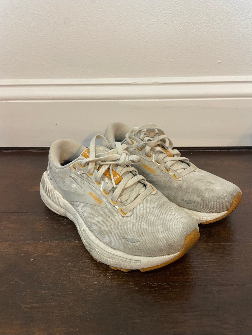 Brooks Adrenaline GTS 23